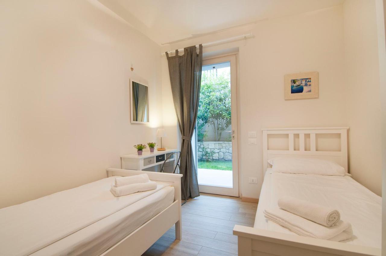 Villa Kiara Torri Del Benaco Exteriör bild