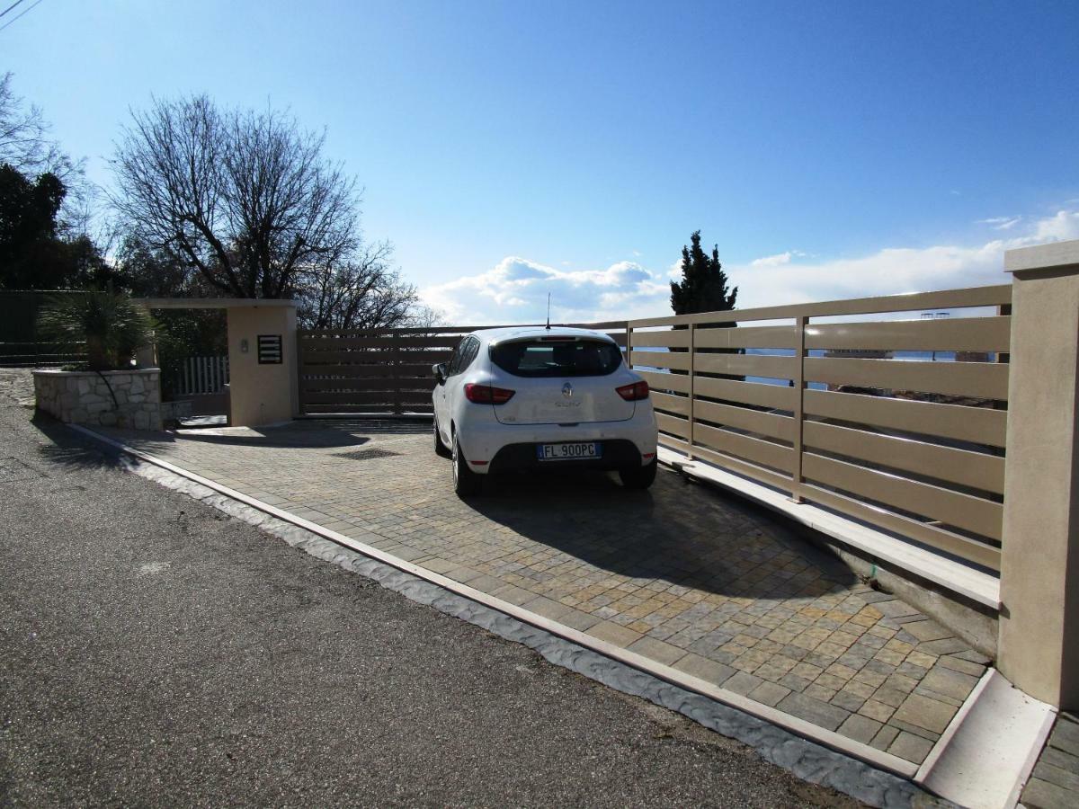Villa Kiara Torri Del Benaco Exteriör bild